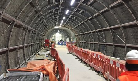 Der Bau könnte bald stillstehen: Dieser unfertige Fußgängertunne...