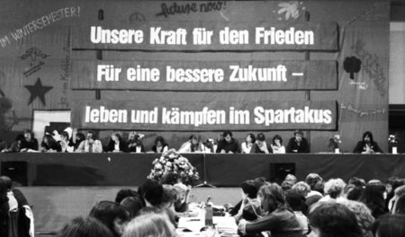 »Vernunft der Utopie« – Kongress des Marxistischen Studentenbund... »Vernunft der Utopie« – Kongress des Marxistischen Studentenbund...