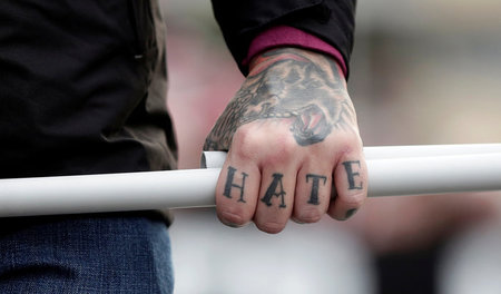 »Hass«: Ein Unterstützer der rechtsradikalen Forza Nuova auf ein... »Hass«: Ein Unterstützer der rechtsradikalen Forza Nuova auf ein...