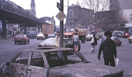 »Es gibt noch Anwohner, die dabeiwaren«: Kreuzberg mit ausgebran... »Es gibt noch Anwohner, die dabeiwaren«: Kreuzberg mit ausgebran...