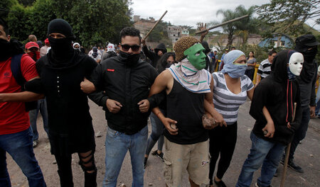 Wird auch 2018 in Honduras nicht nachlassen: Der Widerstand gege... Wird auch 2018 in Honduras nicht nachlassen: Der Widerstand gege...