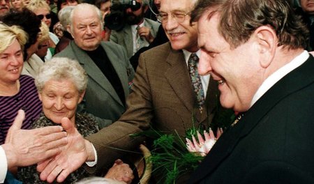 Der tschechische Premierminister Vaclav Klaus und sein slowakisc... Der tschechische Premierminister Vaclav Klaus und sein slowakisc...