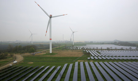 Erzeugen Strom nicht immer dann, wenn er gebraucht wird: Solaran... Erzeugen Strom nicht immer dann, wenn er gebraucht wird: Solaran...