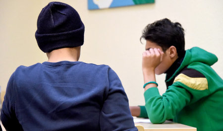 Zukunft ungewiss: jugendliche Flüchtlinge, 2015 Zukunft ungewiss: jugendliche Flüchtlinge, 2015
