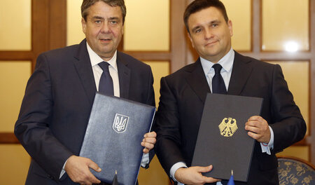 Außenminister Sigmar Gabriel mit seinem ukrainischen Amtskollege... Außenminister Sigmar Gabriel mit seinem ukrainischen Amtskollege...