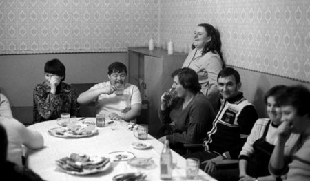 Alles, nur nicht apathisch: Privatleben in der DDR (Verlobungsfe... Alles, nur nicht apathisch: Privatleben in der DDR (Verlobungsfe...