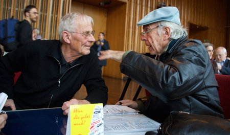 Gegenseitige Impulse aufgreifen: Rolf Becker im Gespräch mit Dan...