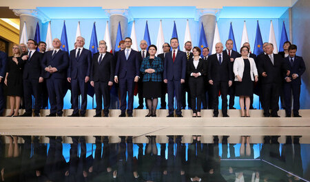 Das neue Kabinett stellt sich am Dienstag in Warschau vor