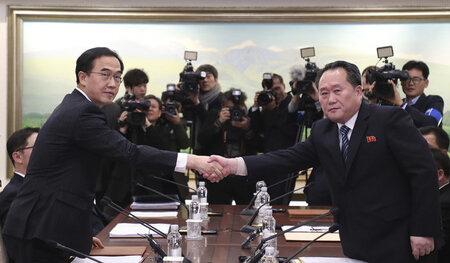 Südkoreas Vereinigungsminister Cho Myoung Gyon und sein nordkore...