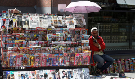 Bald eine weniger? Zeitungsverkäufer in der Wiener Innenstadt 20... Bald eine weniger? Zeitungsverkäufer in der Wiener Innenstadt 20...