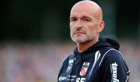Rette RWE, wer kann: zum Beispiel der neue alte Trainer Stefan E... Rette RWE, wer kann: zum Beispiel der neue alte Trainer Stefan E...