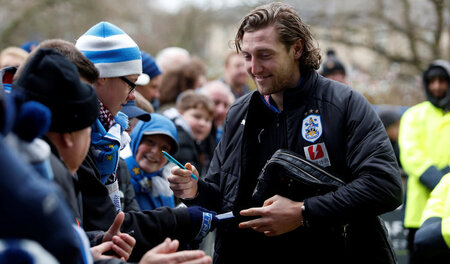 Hallo Ergänzungsspieler! Michael Hefele vor dem Heimspiel von Hu... Hallo Ergänzungsspieler! Michael Hefele vor dem Heimspiel von Hu...