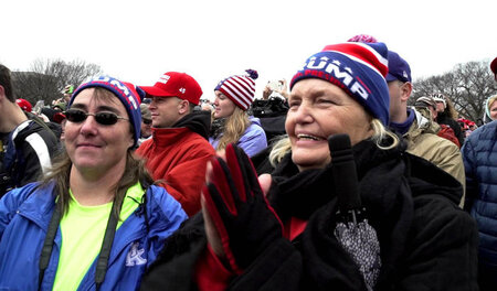 Nancy und Julie sind für die Amtseinführung von Donald Trump am ...