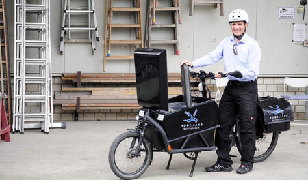 Malermeister Jürgen Vogelsang mit seinem Lastenrad: »Die Klimare... Malermeister Jürgen Vogelsang mit seinem Lastenrad: »Die Klimare...
