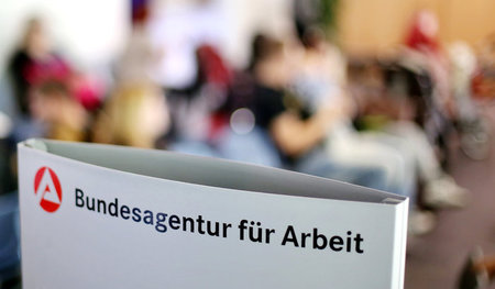 Zwangsarbeit, Sanktionen, Niedriglohn: Für die SPD ist Hartz IV ... Zwangsarbeit, Sanktionen, Niedriglohn: Für die SPD ist Hartz IV ...