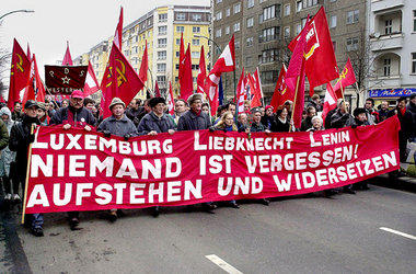 Gedenken an Karl und Rosa: Am 15. Januar 1919 wurden Luxemburg u...