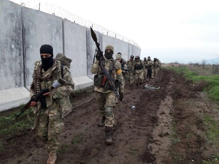 Bodentruppen Ankaras: Kämpfer der »Freien Syrischen Armee« an de...
