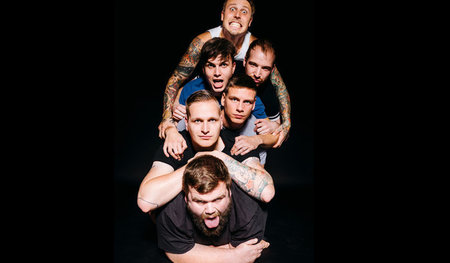 Eine politische Punkrockband, die auf großen Festivals spielt: F...