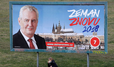 Die Kommunistische Partei sieht ihn als Verteidiger der Souverän...
