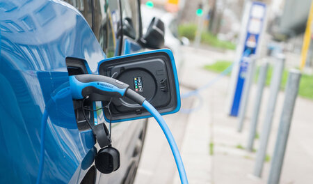 Angezapft: Noch gibt es zu wenig Tankstellen für Elektroautos