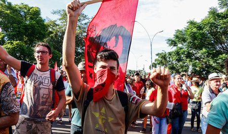 Protest gegen Skandalurteil: Tausende Anhänger Lulas gingen am M...