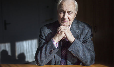 »Die sagen, sie hätten nichts«: Der letzte DDR-Ministerpräsident...