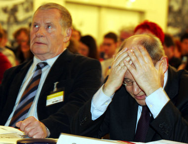 Was da alles auf uns zukommt: Lothar Bisky und Gregor Gysi auf d... Was da alles auf uns zukommt: Lothar Bisky und Gregor Gysi auf d...
