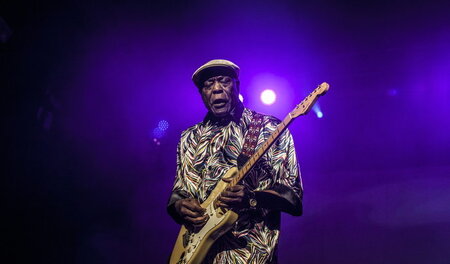Bescheidenheit nicht, Frechheit siegt. Und Buddy Guy war es über...