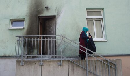 Eingang der Fatih Camii (Fatih-Moschee) am 27. September 2016