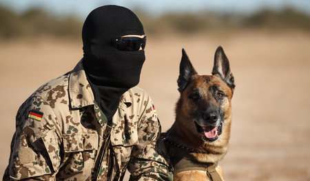 Angehöriger des deutschen Kommandos Spezialkräfte (KSK) mit »Zug...