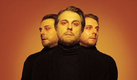 Wahnsinn, was Tobias Siebert als And The Golden Choir aus ein bi...