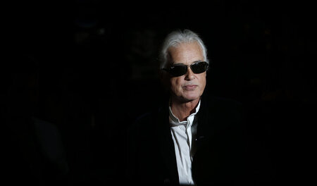 Liegen irgendwo noch ein paar Tapes rum? Jimmy Page sieht klarer...