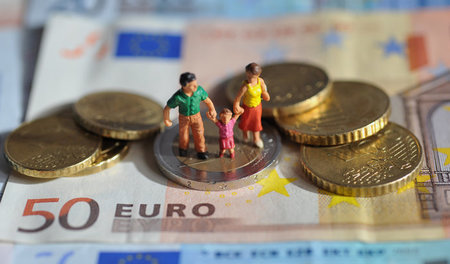 Geldsorgen werden größer: Hartz-IV-Bezieher kommen mit dem Geld ...