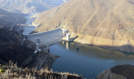 Eines von vielen: Das Fierza-Wasserkraftwerk am Drin in Albanien
