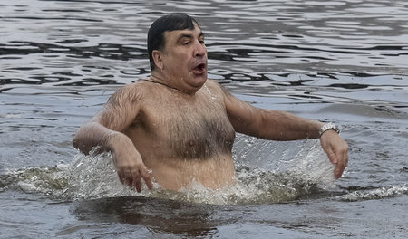 Michail Saakaschwili bei einem kühlen Bad am 19. Januar in Kiew