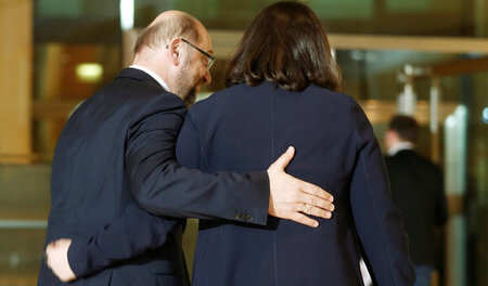 100-Prozent-Martin mit Bätschi-Andrea nach Abschluss der Koaliti...
