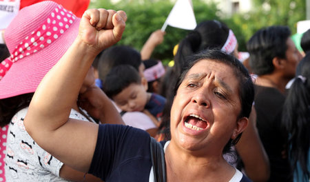 Viele Frauen beteiligen sich derzeit an Protesten in Peru, wie a...