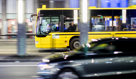 Kostenlose Benutzung von Bussen und Bahnen für alle statt Pkw im...