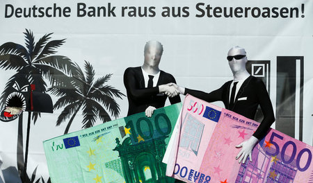 Protest gegen die Steuerdeals der Deutschen Bank (Frankfurt am M...