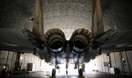Ein israelischer Kampfflieger des Typs F-15 auf dem Militärstütz...