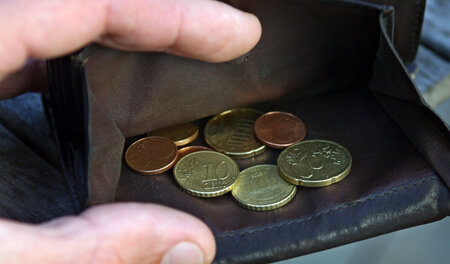 Für Menschen mit wenig Geld wird es zunehmend schwieriger, sich ...