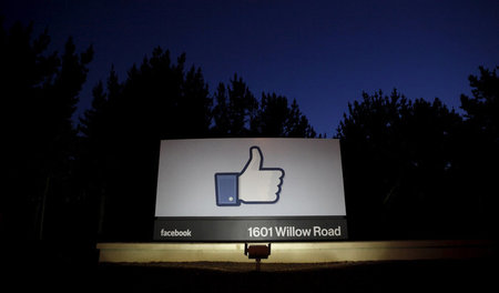 Viele Likes, aber ganz allein? Facebook hat das Potential, Mensc...