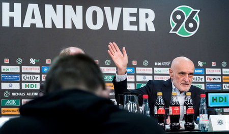Auf Wiedersehen! Hannover-Häuptling Martin Kind verabschiedet di...