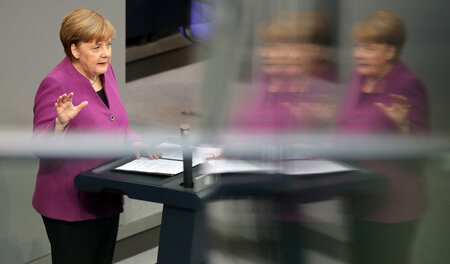 Die großen Fragen: Bundeskanzlerin Angela Merkel (CDU) spricht ü...