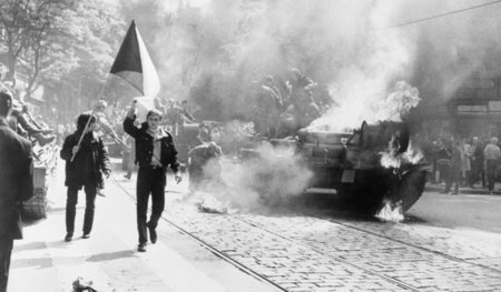 Aufbruch oder Niedergang? Frühling oder Herbst? Protest gegen di...