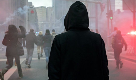 Die ehrgeizige Jungbankerin Jana Liekam bahnt sich einen Weg dur...