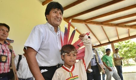 Boliviens Präsident Evo Morales am Samstag bei der Einweihung ei...
