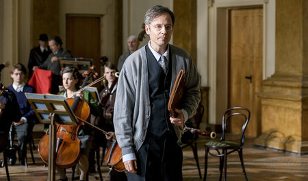 Matthias Bundschuh als Dirigent Karl Eliasberg: »Leningrad Symph...