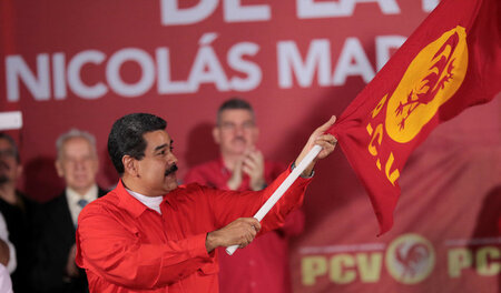 Bannerträger der Kommunisten: Nicolás Maduro am Montag im Teatro...