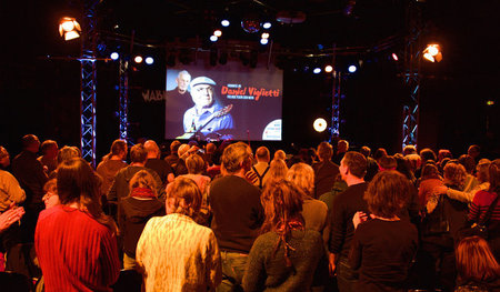 Volles Haus bei der Hommage an Daniel Viglietti im Kulturhaus Wa...